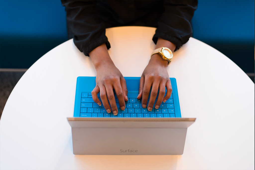 Logiciel de laboratoire multisite et multilingue