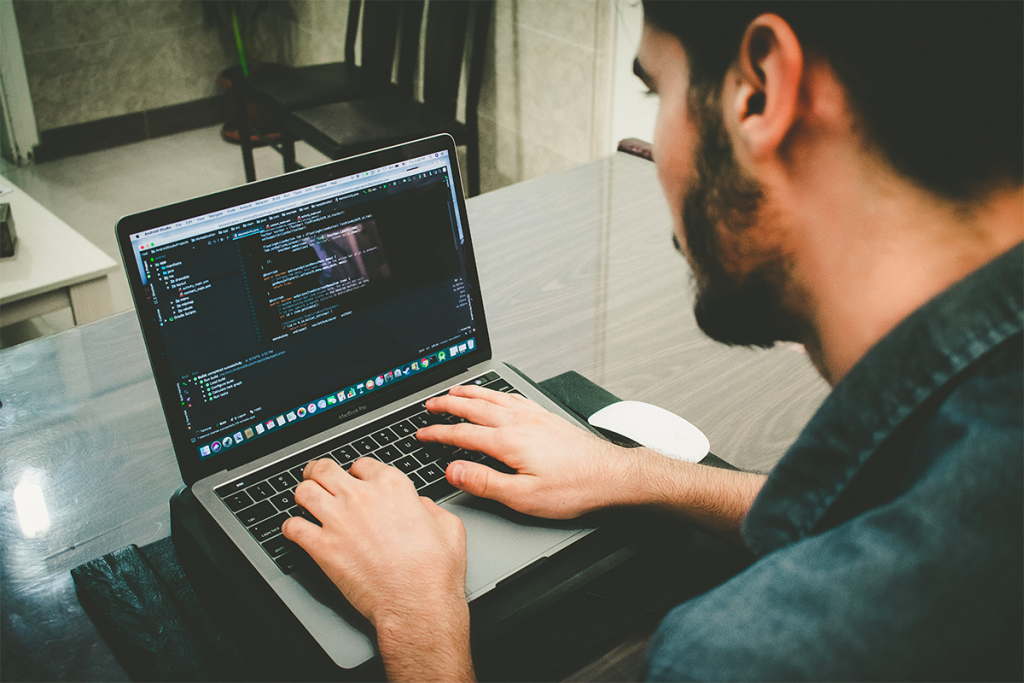 Logiciel de GMAO multilingue et multisite